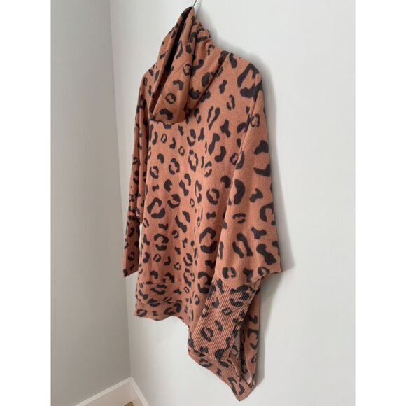Simply Southern Leopard Turtle Neck Sweater, NWT one size fits most - Picture 9 of 13